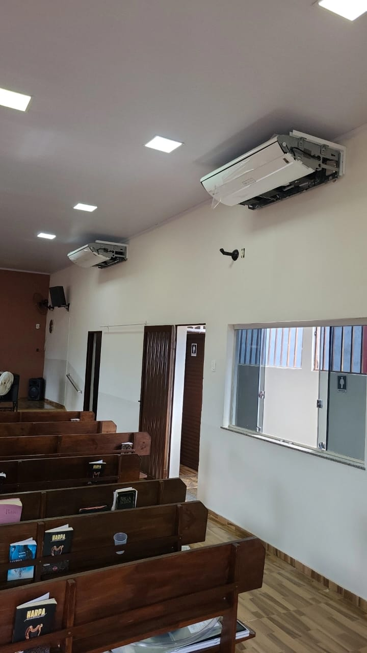 Instalação de ar-condicionado em salão de igreja